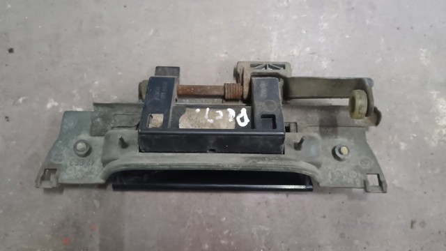 BMW 51221960826 Ручка двери задней наружная правая в наличии Полтава