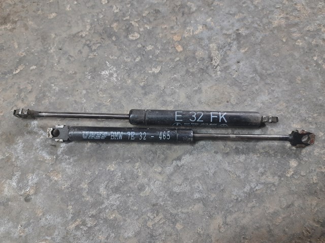 Амортизатор капота газовый 51231908465 BMW