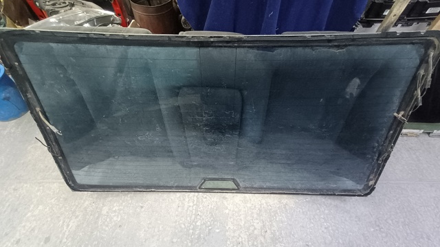 51318181395 BMW Стекло заднее купить в Каменское