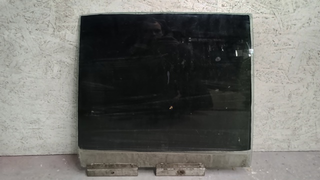 Стекло задней двери, правой 51341944088 BMW