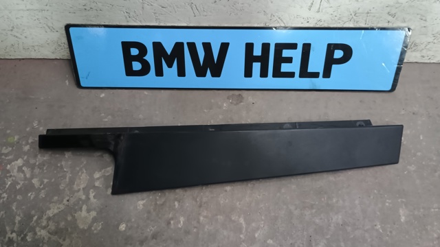 Накладка задней двери, правой, вертикальная 51357258308 BMW
