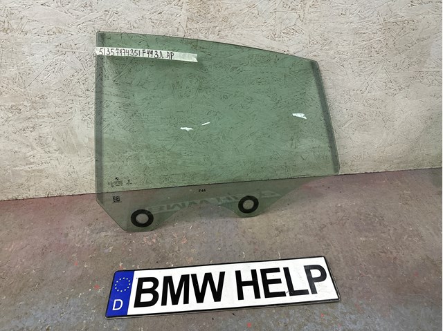 Стекло двери задней левой 51357474351 BMW