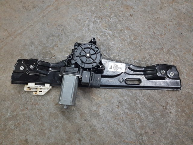Стеклоподъемник задней левой двери 51357490205 BMW