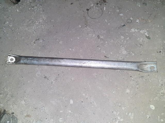 Распорка передних стоек подвески левая 51617184939 BMW