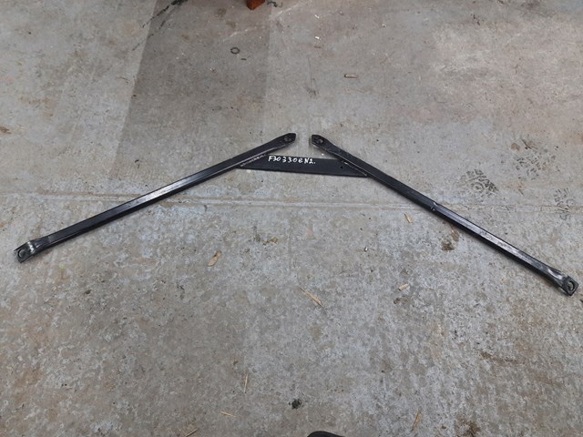 Растяжка стоек 51617378711 BMW