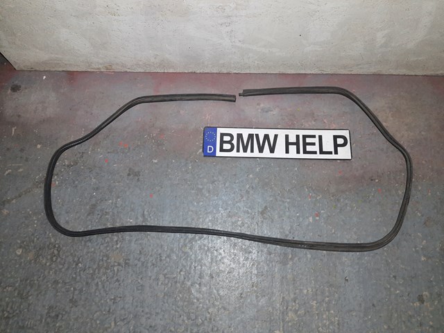 Уплотнитель багажника 51711977050 BMW