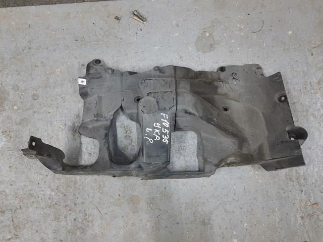 Утеплитель капота 51757185169 BMW