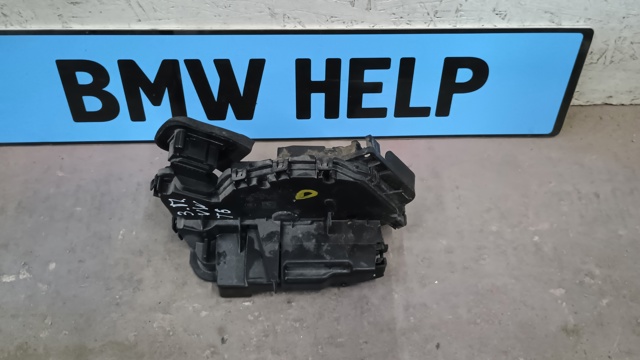 Замок двери задней правой Volkswagen Passat B8