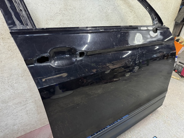 VAG 5NN831056B Дверь передняя правая в наличии Ирпень