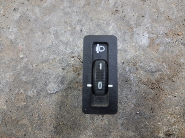 Кнопка корректора фар 61318360883 BMW