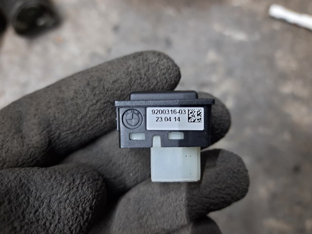 61319200316 BMW Кнопка салона привода крышки багажника (двери 3/5-й (ляды) купить в Винница