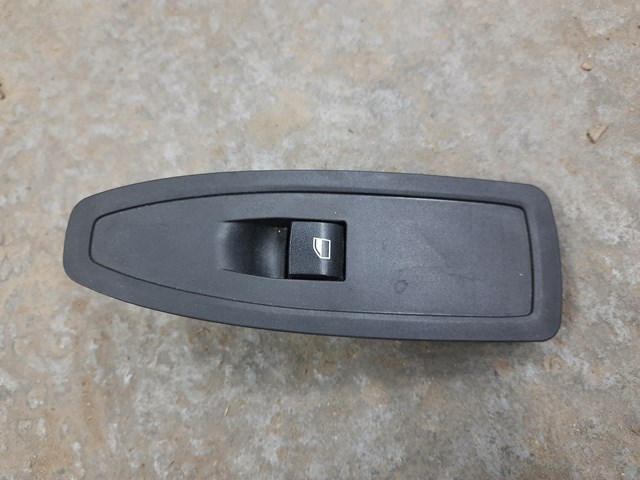 BMW 61319208107 Кнопка стеклоподъемника передняя в наличии Запорожье