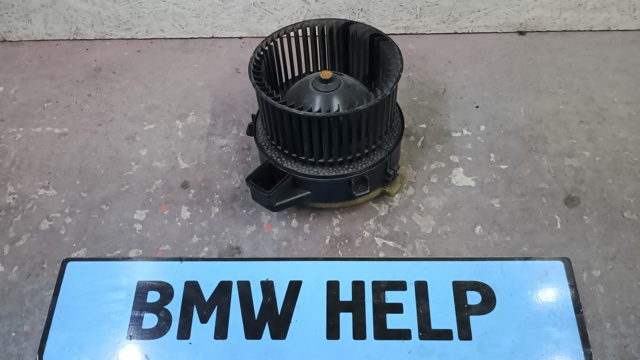 Мотор вентилятора печки (отопителя салона) 64116836881 BMW