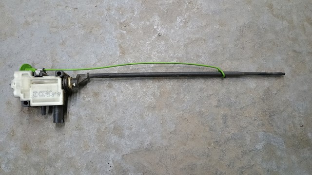 Замок открывания лючка бензобака 67116985882 BMW