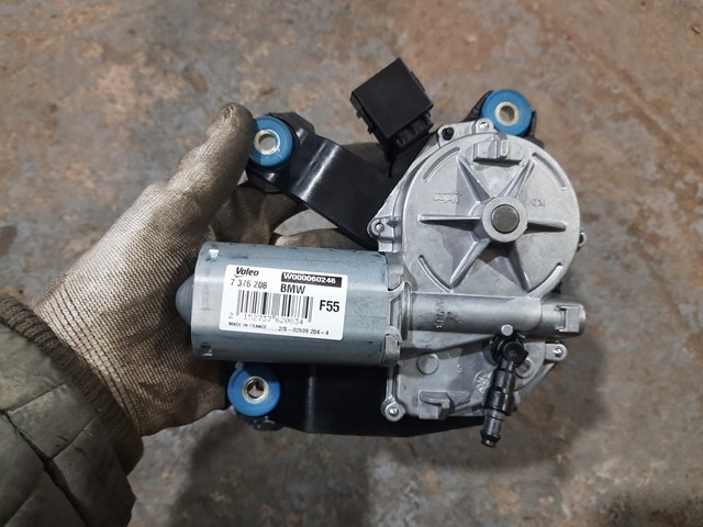 Стеклоочиститель двери задка 67637329850 BMW