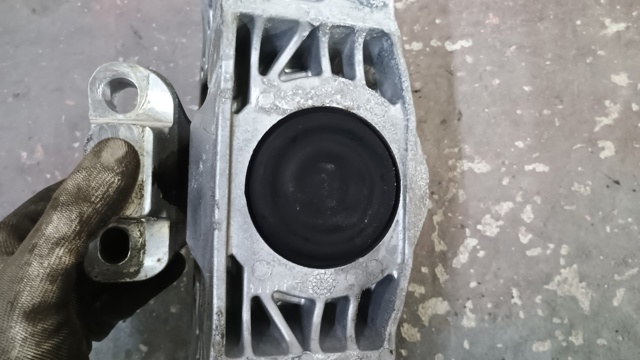 68445486AD CHRYSLER Правая подушка двигателя купить в Винница