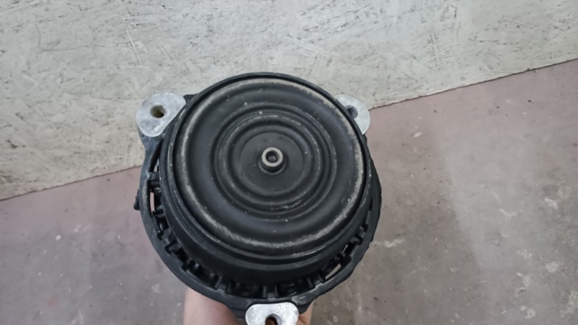 6860472 BMW Правая подушка двигателя купить в Павлоград