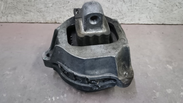 6860472 BMW Подушка (опора) двигателя правая купить в Ирпень