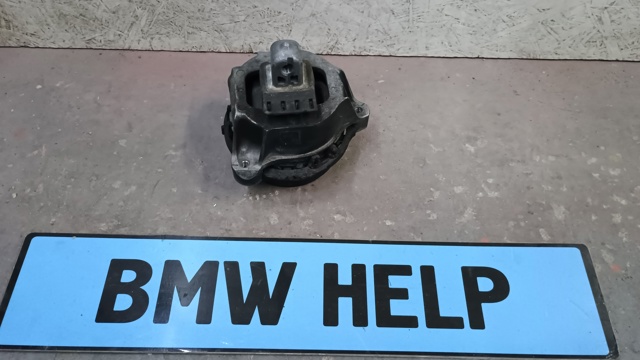 Гидроопора двигателя правая 6860472 BMW