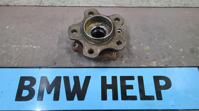Ступицы передних колес 6871193 BMW