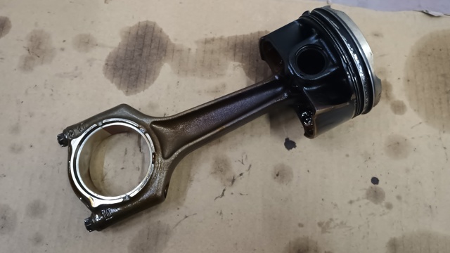Поршень с пальцем без колец, STD 8638450 BMW