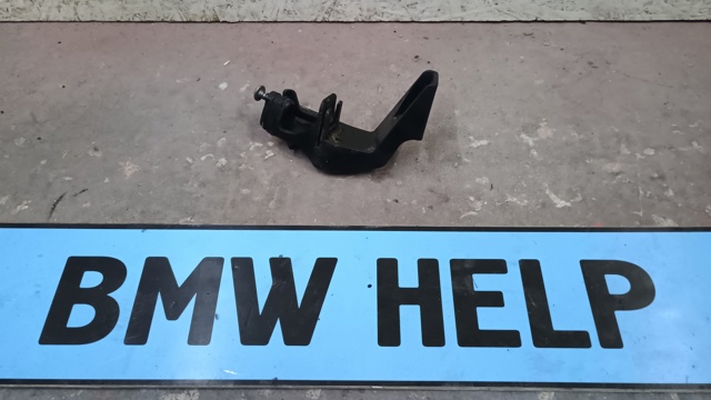Крепление насоса ГУР 9303628 BMW