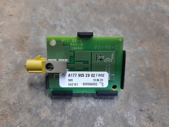 Антенна автомобильная A1779052902 MERCEDES