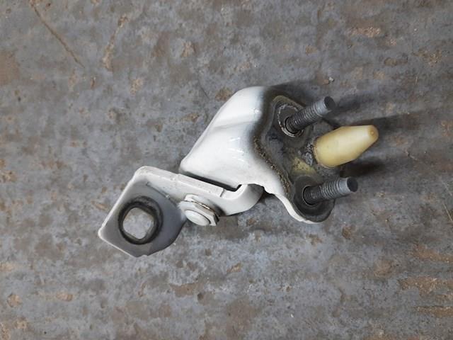 Петля задней двери, правой BB5Z7826800C FORD