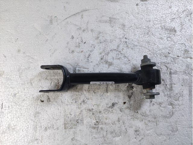 Диагональный рычаг 104443100G TESLA