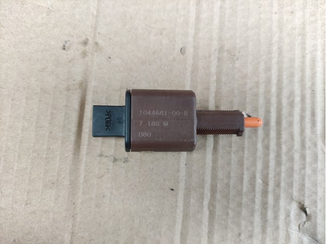 Жабка стопов 104468100B TESLA