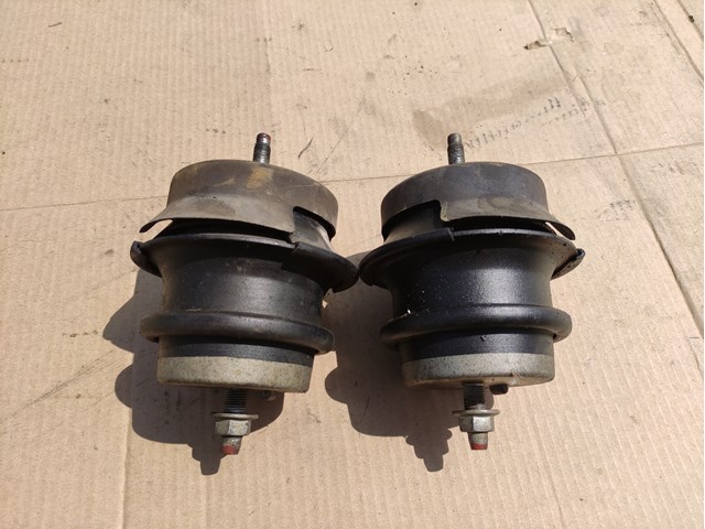 Гидроопора двигателя правая 112204GD0A NISSAN