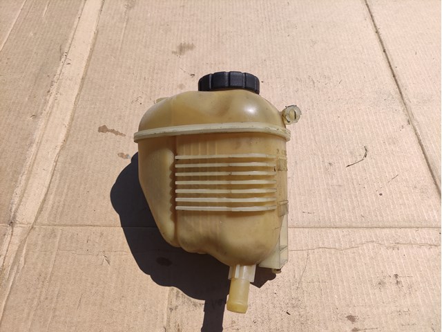 Водяной бачок системы охлаждения 217104GD0A NISSAN