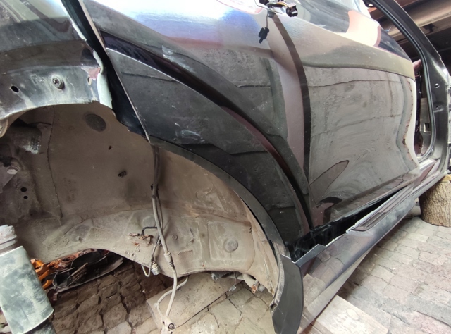 Молдинг арки колеса заднего, правый 4KE854820AGRU VAG