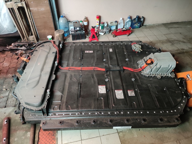 Батарейный модуль электромобиля 4KE915910BE VAG