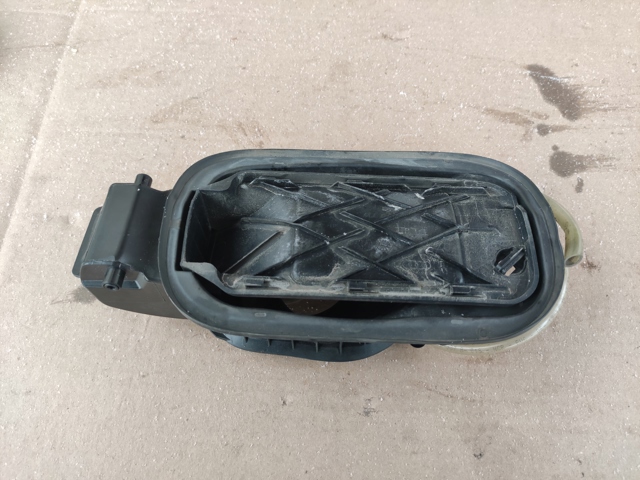 Корпус заливной горловины топливного бака 4M0809906D VAG