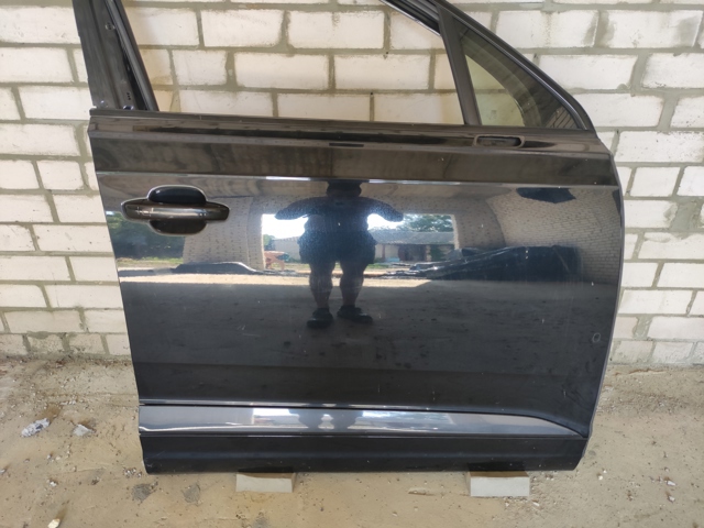 VAG 4M0831052F Дверь передняя правая в наличии Ровно