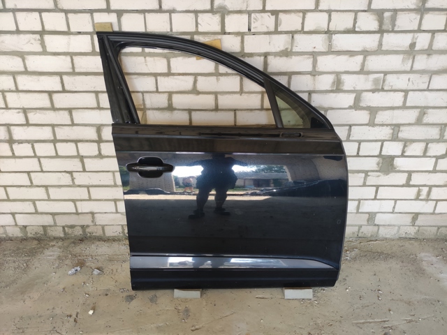 Пассажирская передняя дверь 4M0831052F VAG