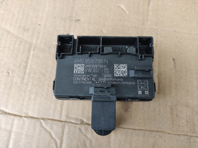 Блок комфорта задней двери 4M0959795N VAG