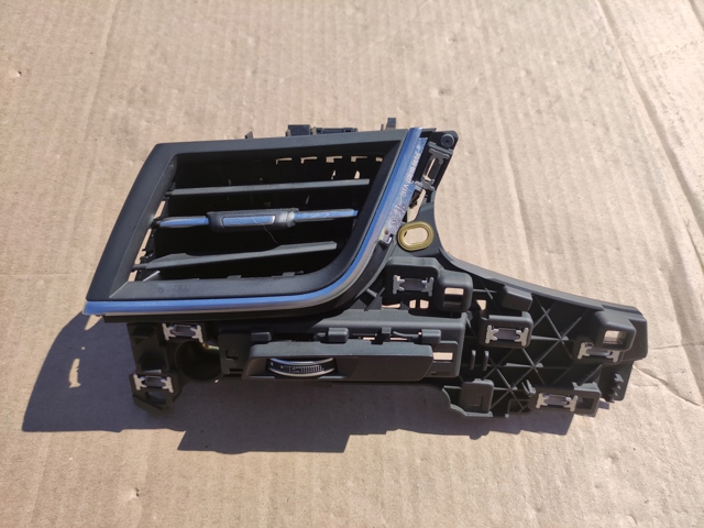 Решетка воздуховода левая 4M1820901AP6PS VAG
