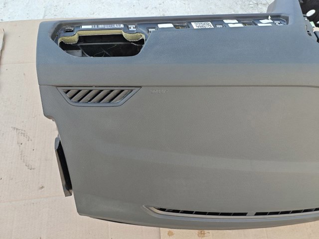 VAG 5NN857003HFLG Панель салона передняя "торпедо" в наличии Украина