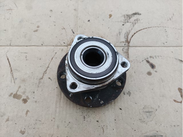 Ступица переднего колеса 5Q0407621F VAG