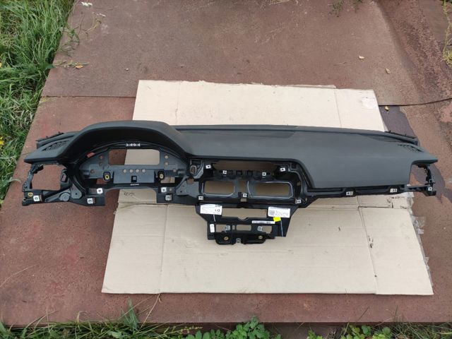 Панель приборная торпеды 80B857001L24A VAG