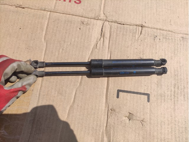 Амортизатор задней двери 844304GA2A NISSAN