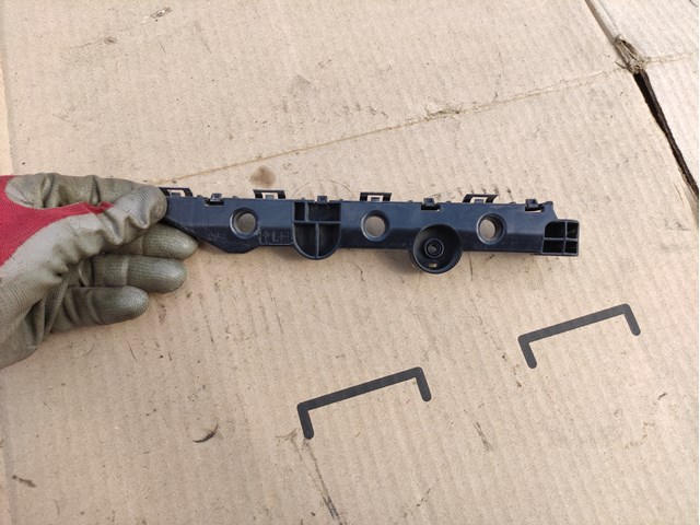 Крепление бамера левое 852214GA0A NISSAN