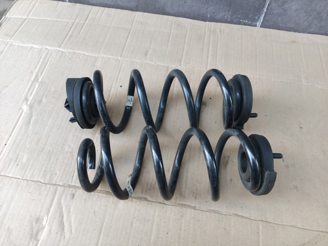 Пружина задняя 8W0511115EN VAG
