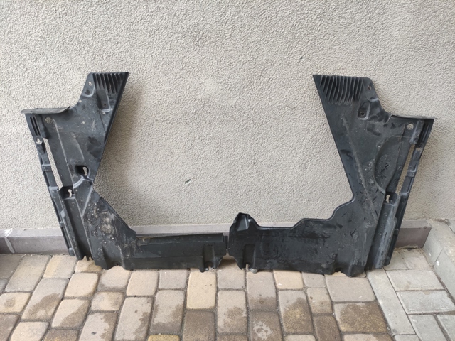 Защита днища, задняя левая 8W0825215F VAG