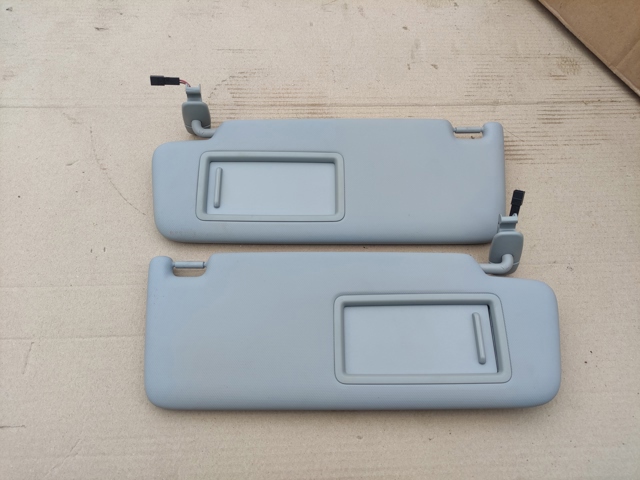 Козырек противосолнечный 8W0857551AAEA7 VAG