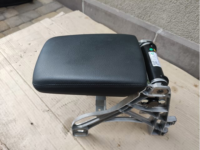 Кронштейн подлокотника 8W0864207H38M VAG