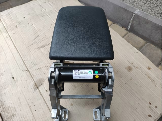 VAG 8W0864207H38M Кронштейн подлокотника в наличии Винница