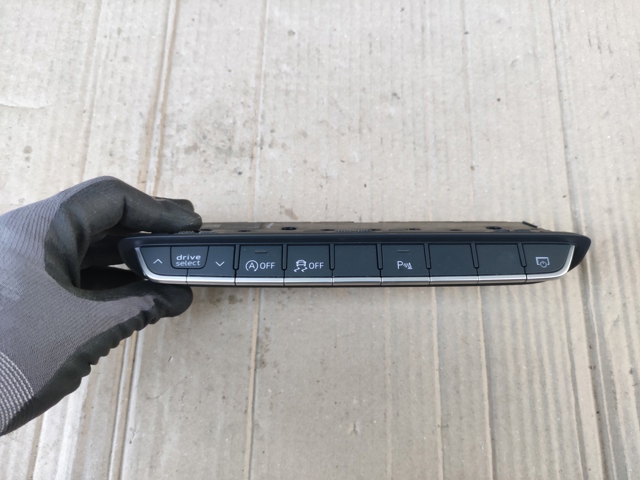 Блок кнопок центральной консоли 8W0925301BC5PR VAG